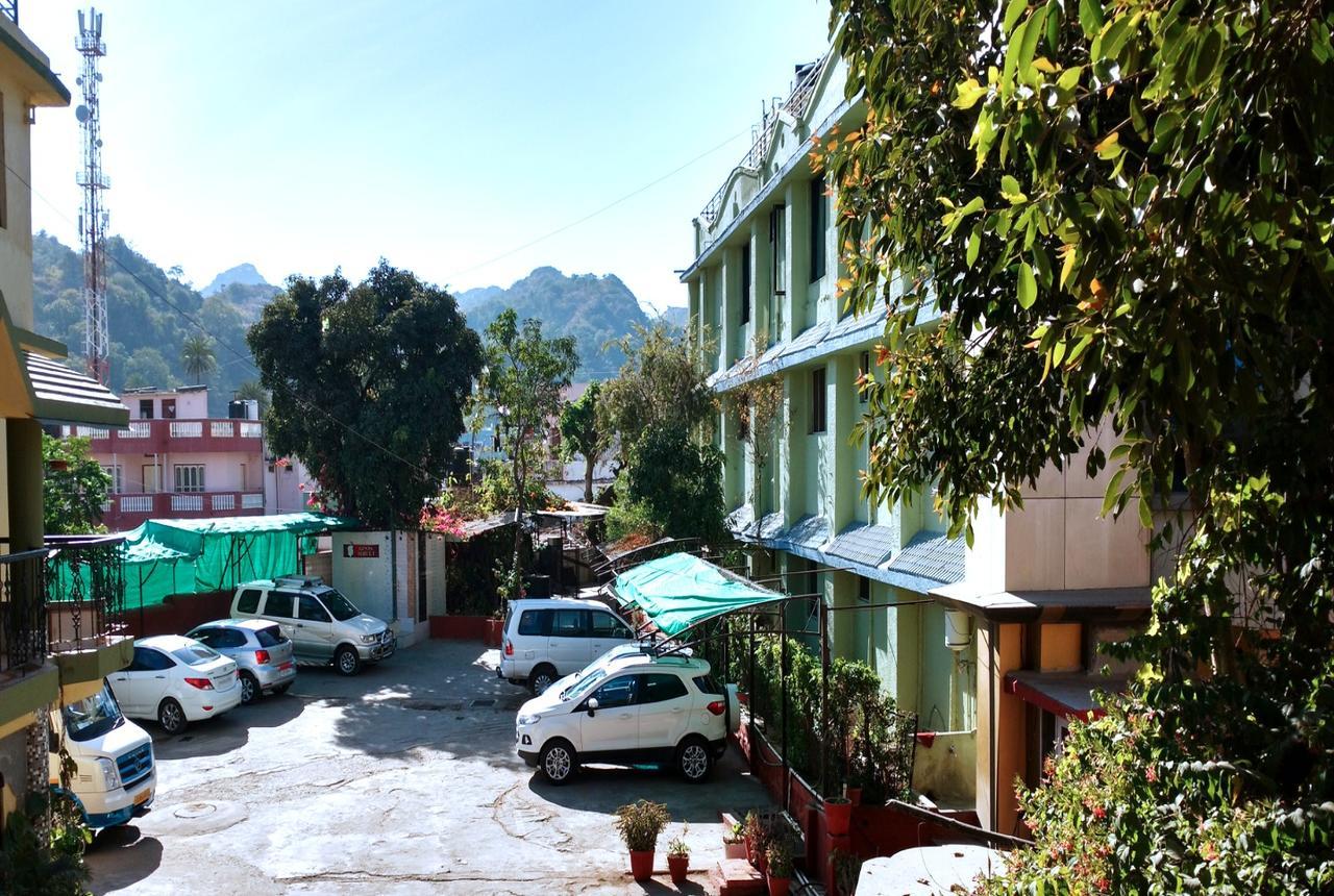 Hotel Saraswati Ābu Exteriör bild
